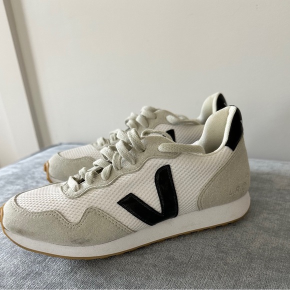 Veja Shoes - Veja White and Black Mesh Sneakers